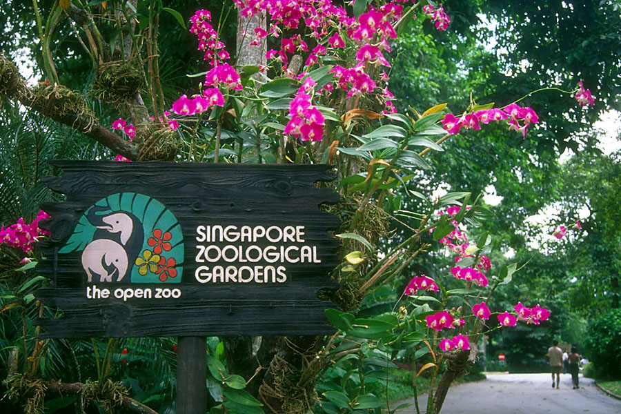 title image of singapore zoological gardens signboard